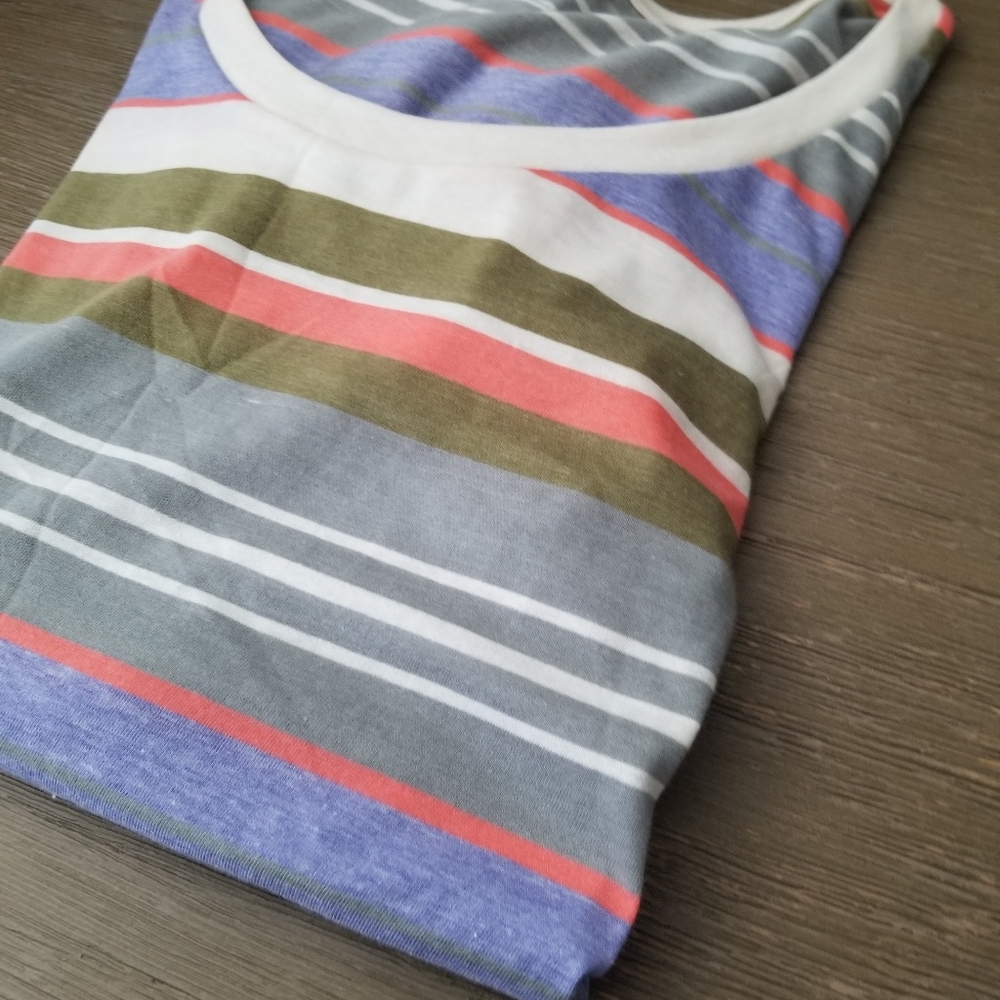 ❤️❤️FREE❤️❤️Mossimo Supply Co Striped Tee - Picture 8 of 8